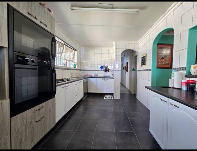 19,348M² SMALLHOLDING FOR SALE IN DE DEUR